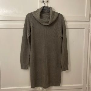 Women’s Gray Long Sleeve Dress